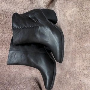 Musse & Cloud Kayla Black Leather Bootie Sz 7